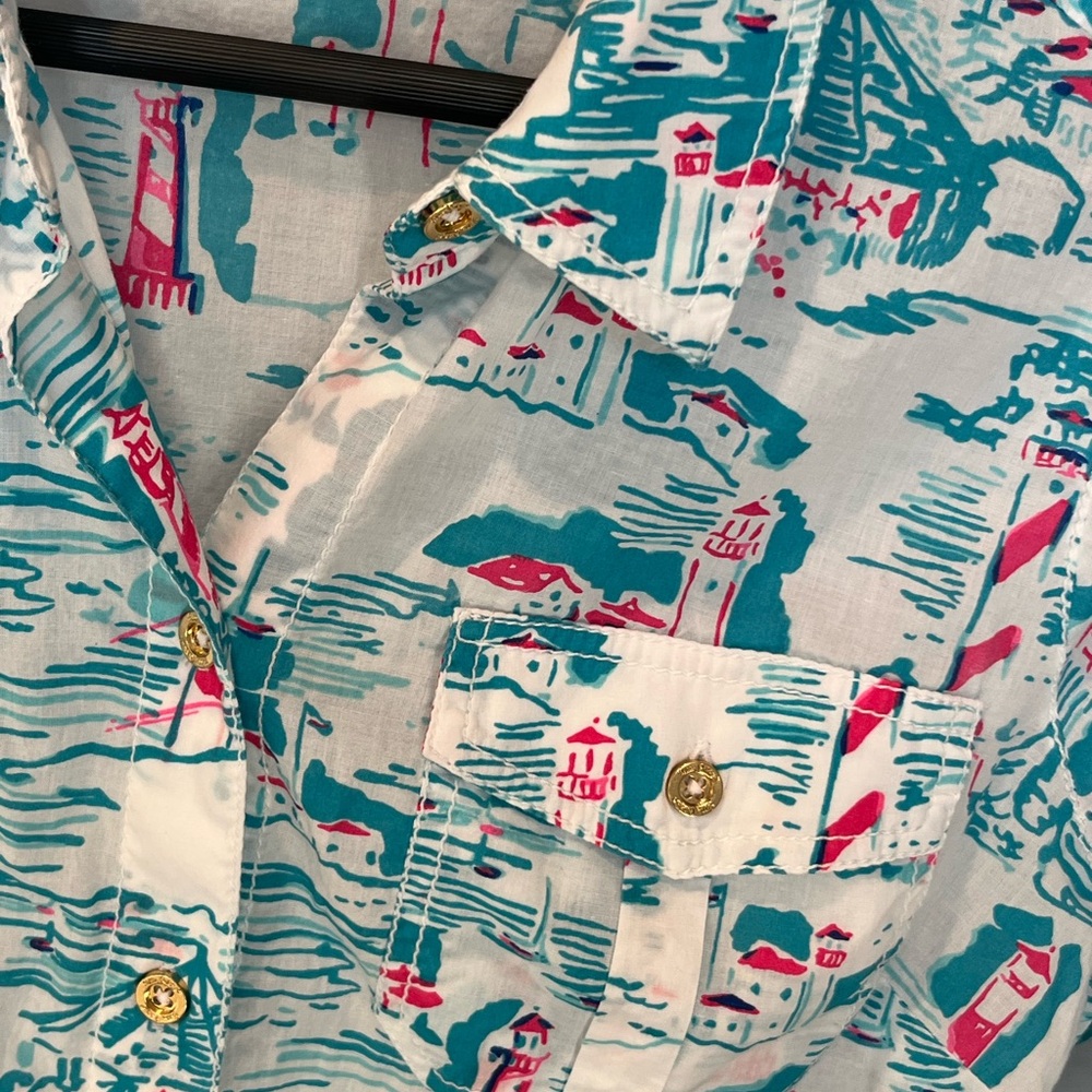 LILLY PULITZER Watch Out Lighthouse Print Cruiser Shirt size 2 - Picture 3 of 6